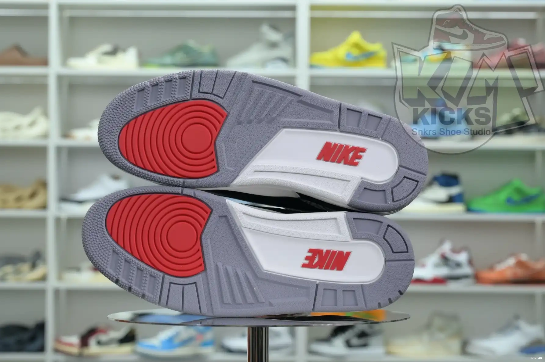 Reimagined” 3“Black Cement Jordan Air Kimikick 0421